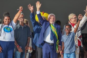 Lula lloró en su primer discurso tras asumir el poder en Brasil por tercera ocasión