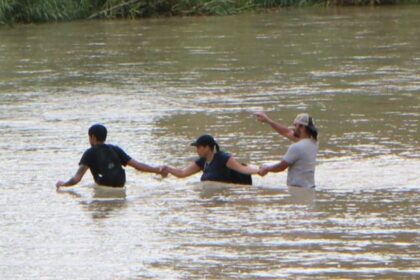 Salvan a cuatro venezolanos de morir ahogados en el río Bravo cuando intentaban cruzar a EEUU