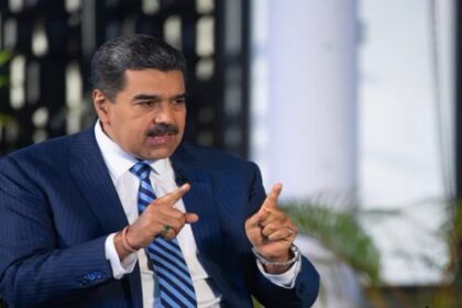 Maduro desestima proyecciones de expertos y dice que la economía venezezolana "crecerá" este año