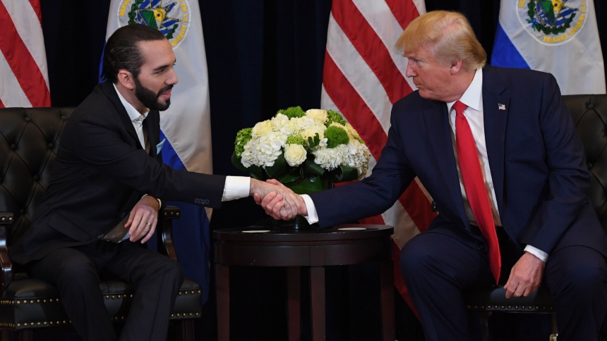 El expresidente Estados Unidos Donald Trump figura entre los invitados para toma de posesión de Nayib Bukele pese a 'tormenta' judicial.  