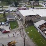 Realmente abrumadoras son las imágenes de un dron que muestran los destrozos, tras el paso de potente tornado en Iowa (EEUU).