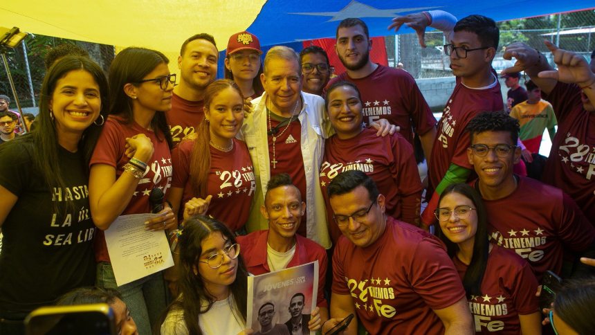 EN FOTOS: El encuentro de Edmundo González con los jóvenes a 36 días de las presidenciales